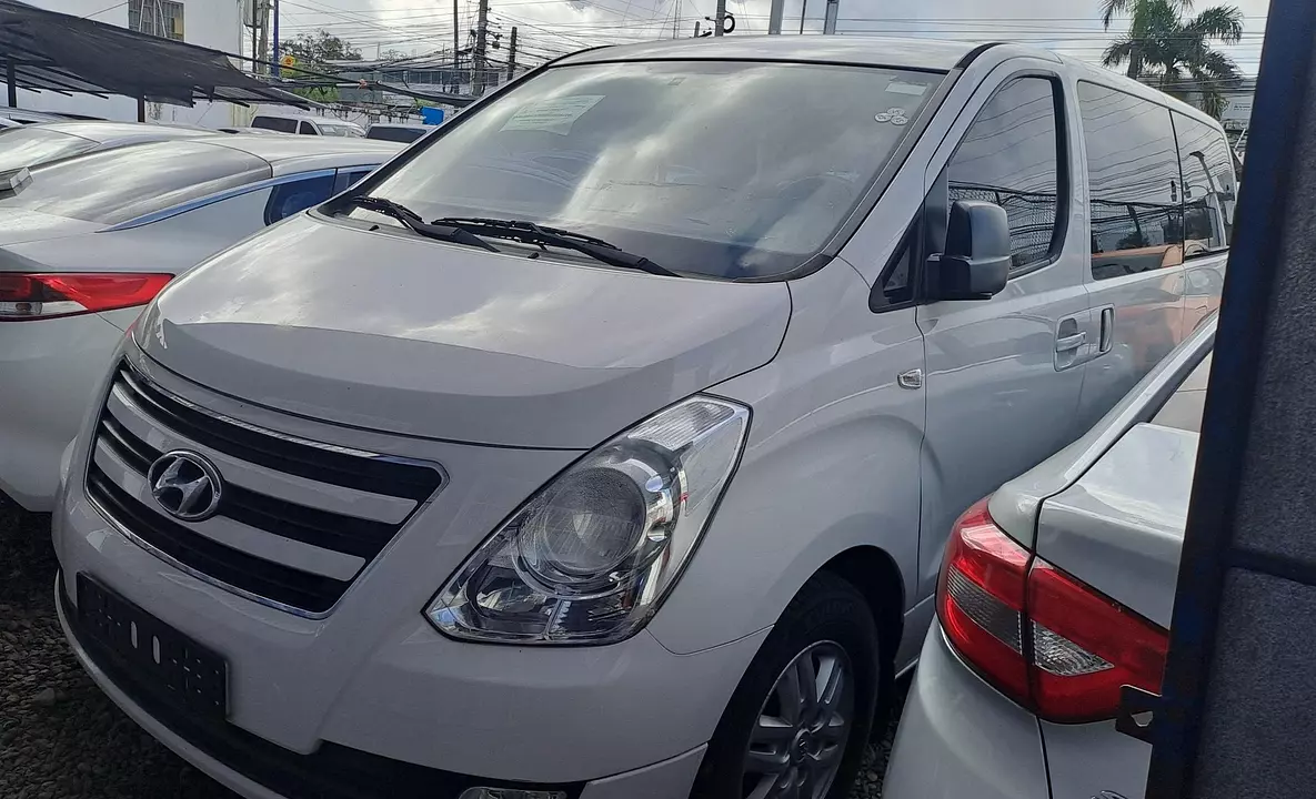 Corotos Hyundai Grand Starex Blanco