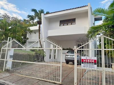 Corotos CASA DE DOS NIVELES EN VENTA EN ARROYO HONDO II