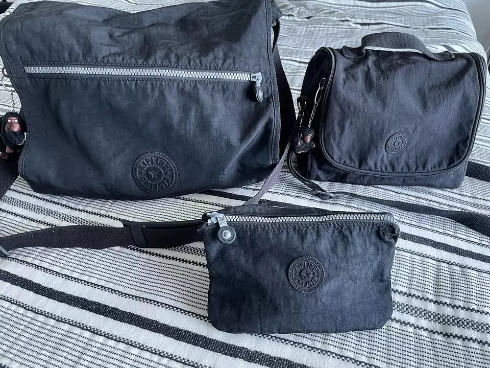 Corotos  Mochila Kipling en hermoso azul turquesa como nueva