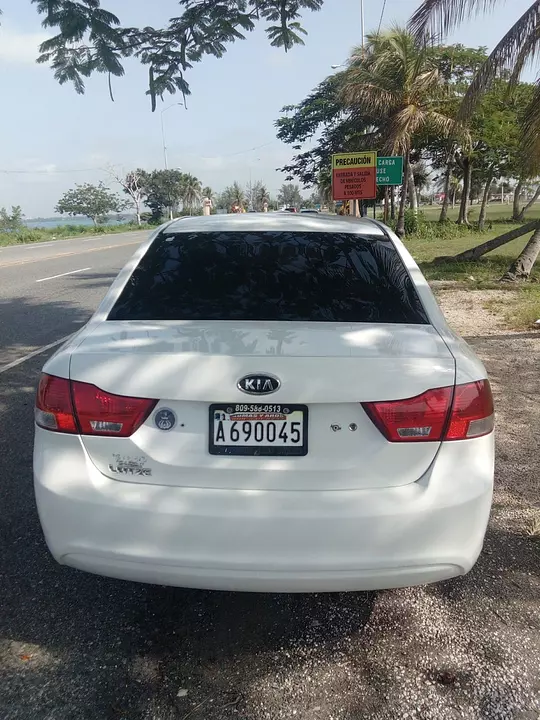 Corotos Kia Lotze 2010