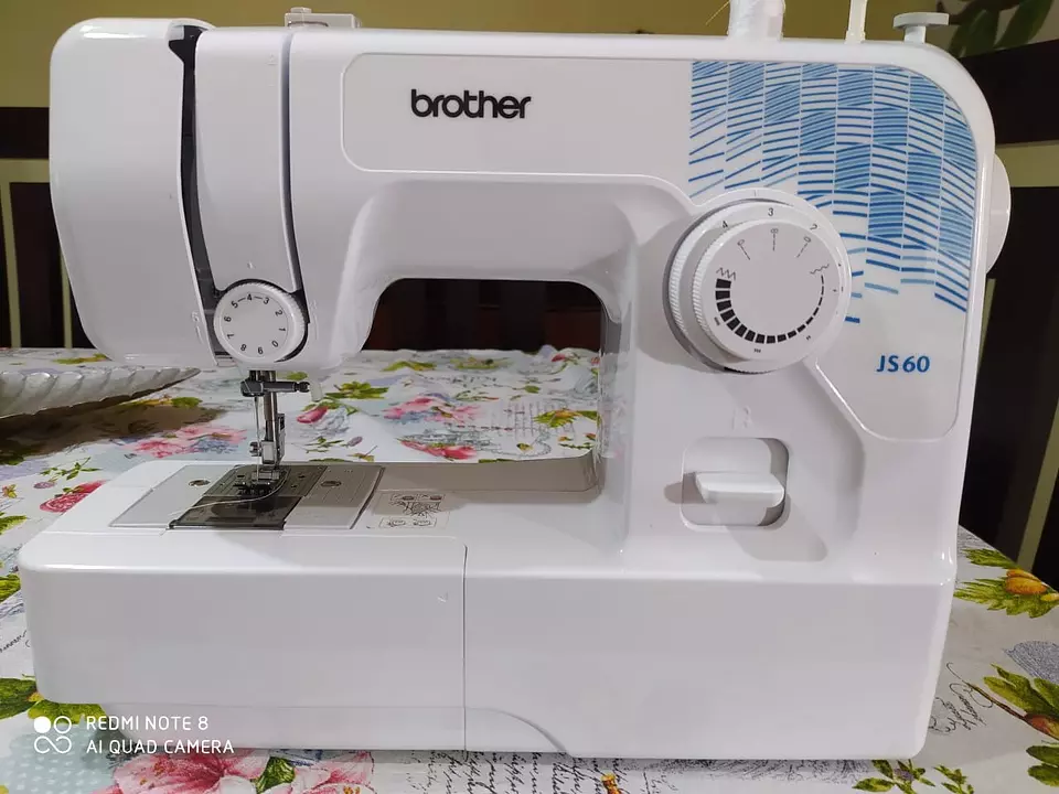 Máquina de coser Brother JS60