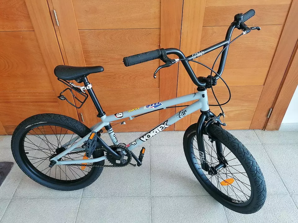 Corotos Bicicleta BMX marca GT Air aro 20