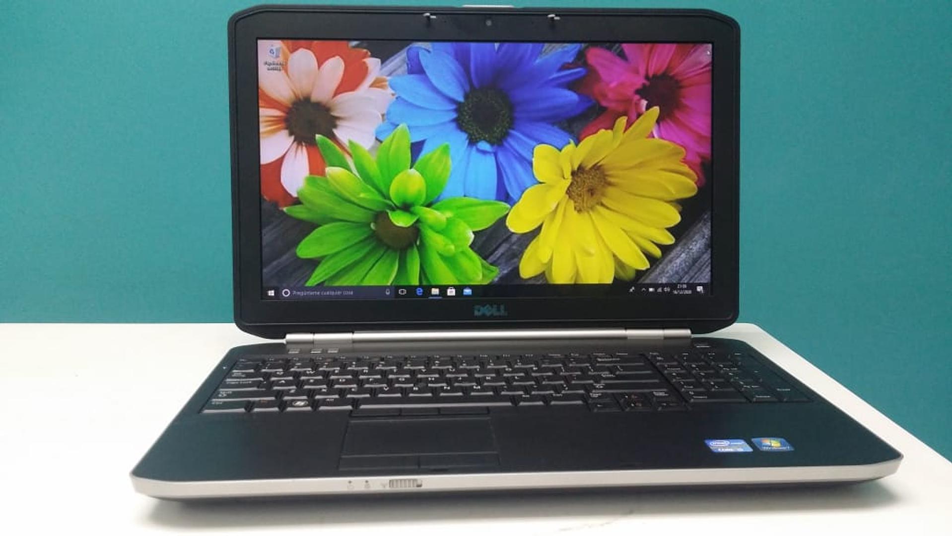 Corotos | Laptop Dell Latitude E5520 Core i5 250GB 8GB RAM 15.6 Pulgada