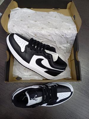 Jordan 1 bajito blanco y negro