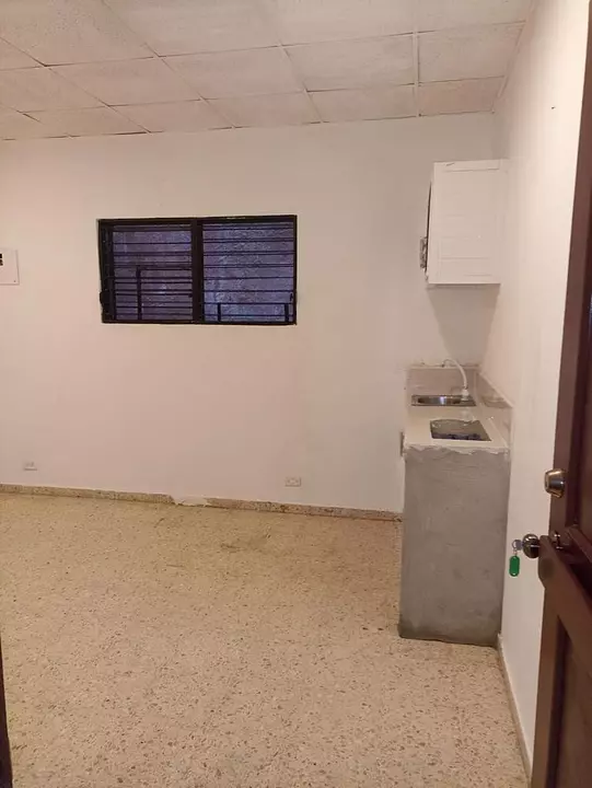 Corotos Alquiler Apartamento Estudio Sin Amueblar, Av Delgado, Gazcue