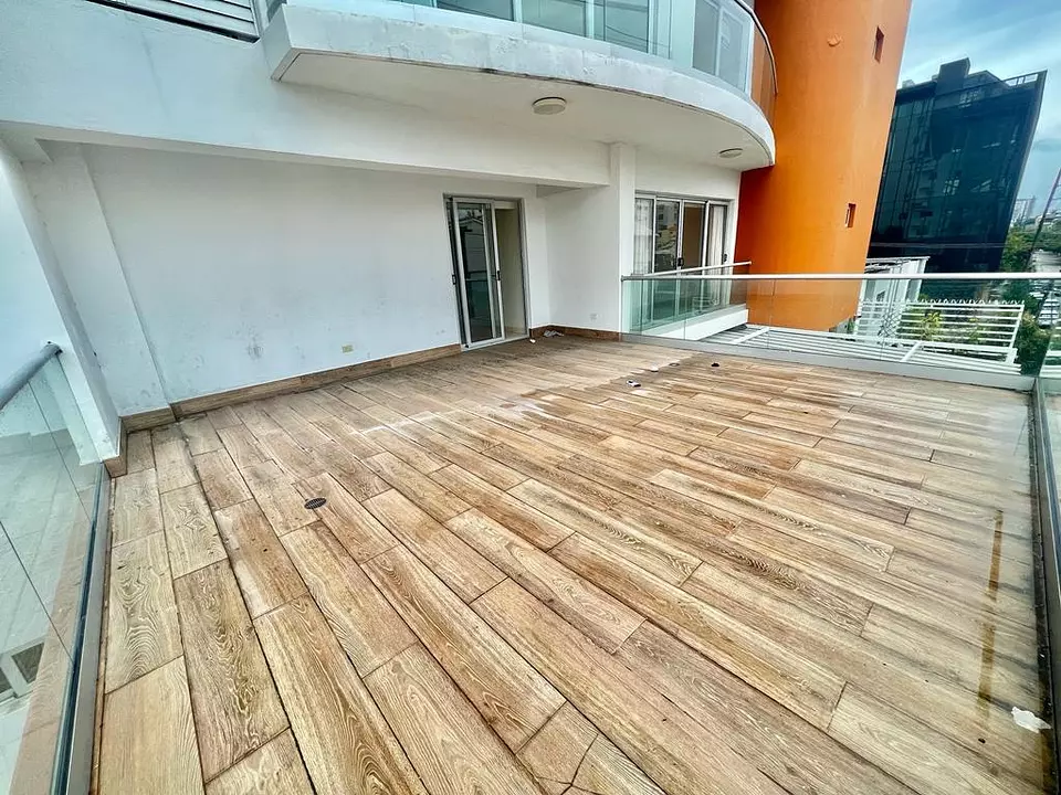 Apartamento con terraza en Piantini 