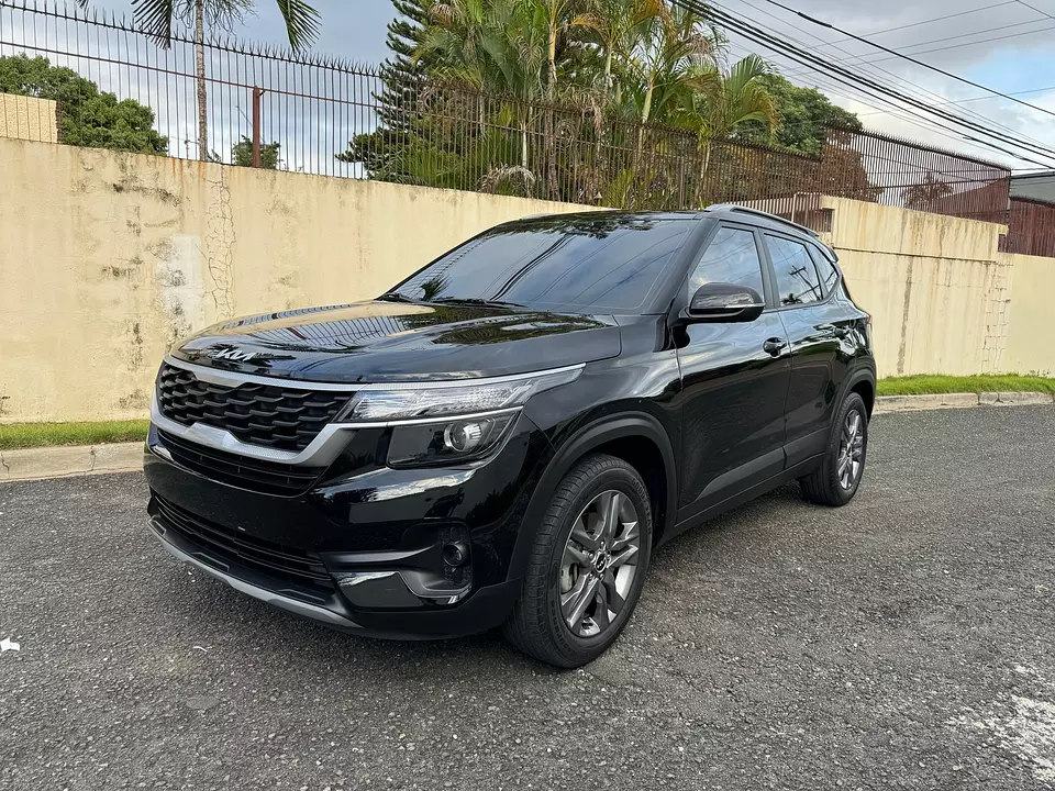 Corotos | Kia Seltos Negra 2022