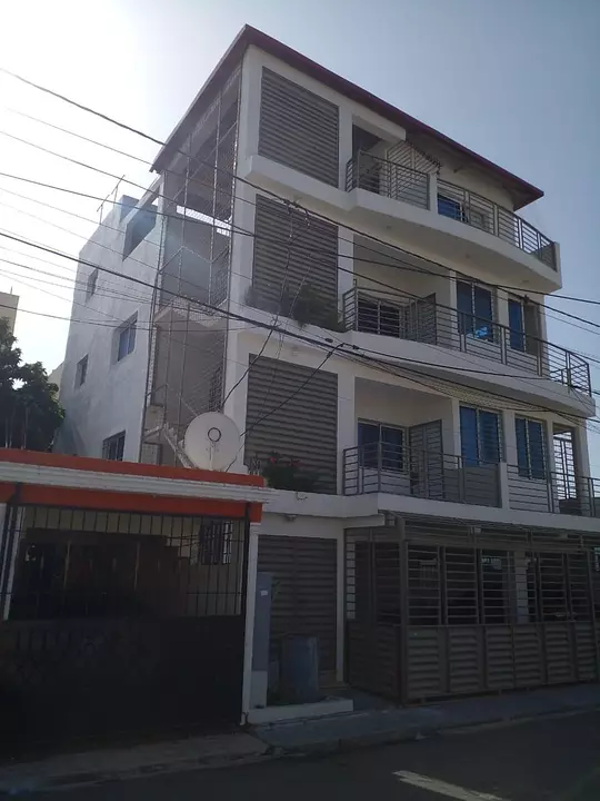 Oportunidad de inversión, vendo edificio Residencial en Santo Domingo Este
