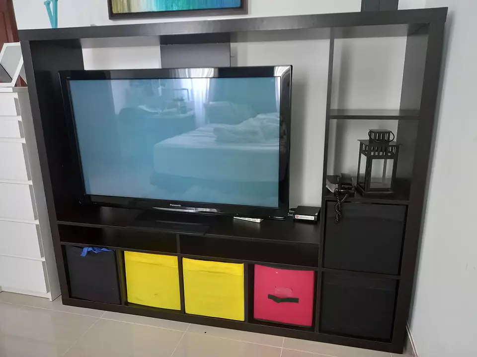 Corotos Televisor Panasonic Viera 50 pulgadas con modulo de base