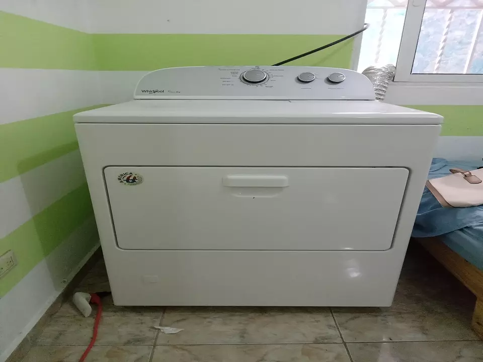 Corotos Vendo secadora de ropa 30 libras marca Whirlpool con su