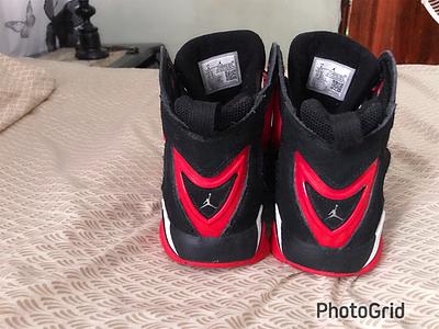 Jordan 7 cheap negro con rojo