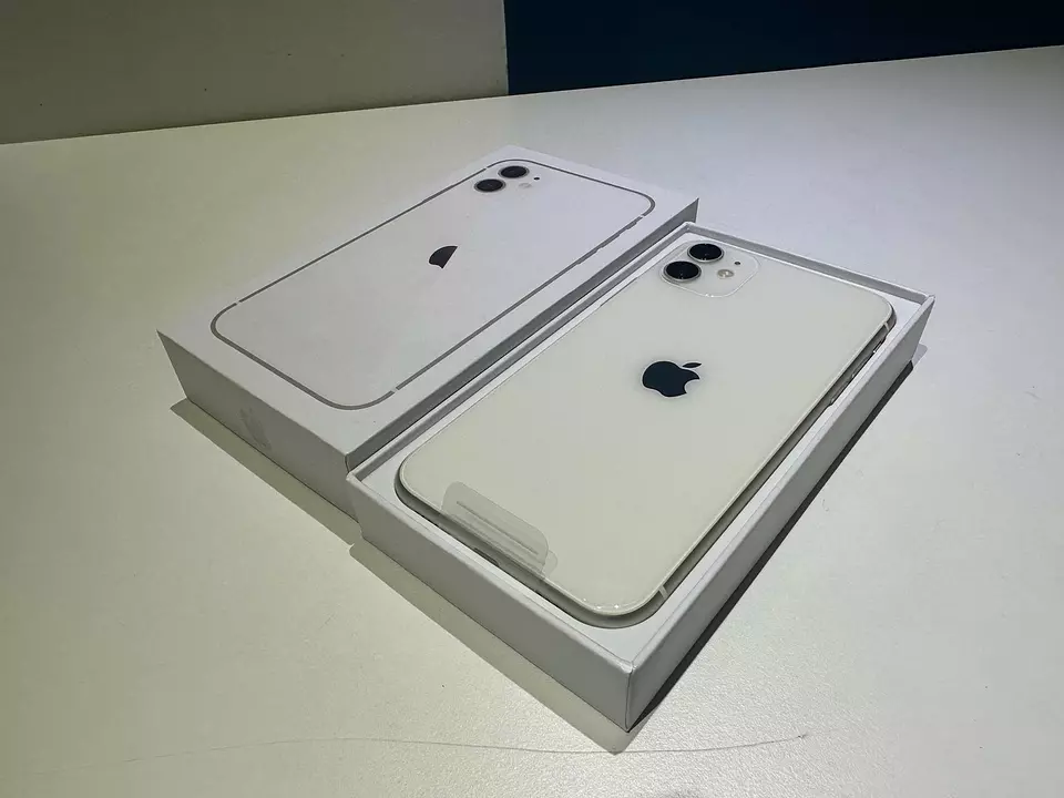Corotos  Vendo iPhone 11 128GB Blanco Nuevo. Desbloqueado, Clean imei, RD$  22,995 NEG