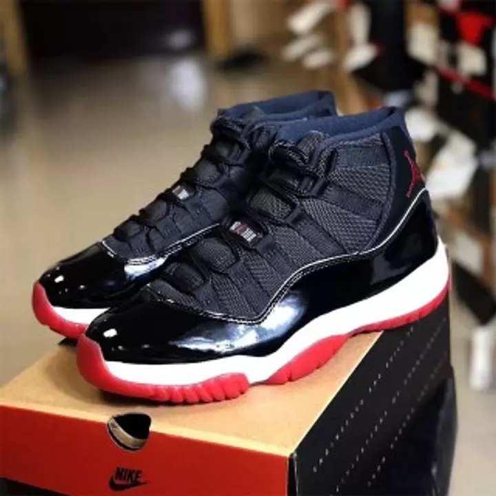 Retro 11 negro con rojo online