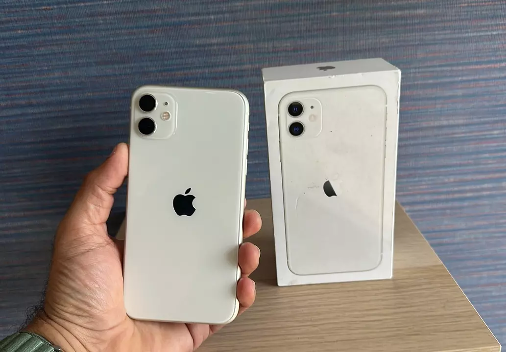 Corotos  Vendo iPhone 11 64GB Blanco Como Nuevo, Desbloqueado, RD$ 20,500  NEG