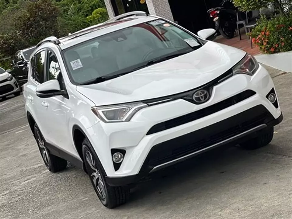 2018 Toyota Rav4 XLE Push boton CLEAN CARFAX  ✅