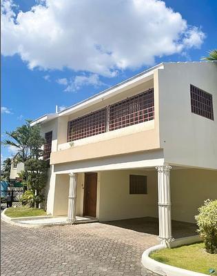 Corotos | Casa en Hermoso Residencial de Proyecto Cerrado U$400,000 en Venta