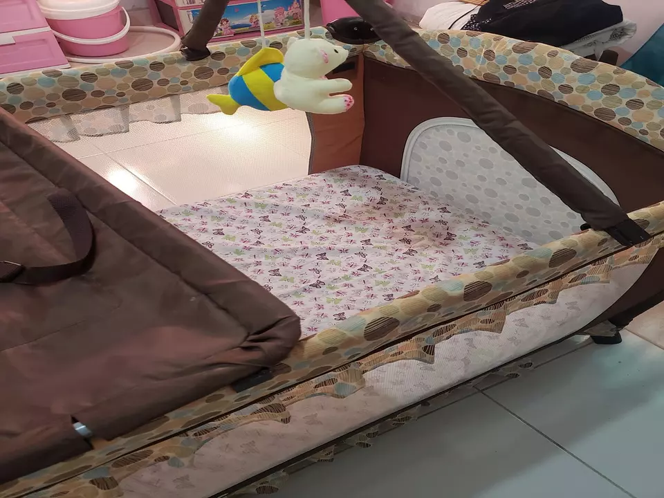 Cuna portátil para el centro del cuarto del bebé,corralito para bebé con  colchón