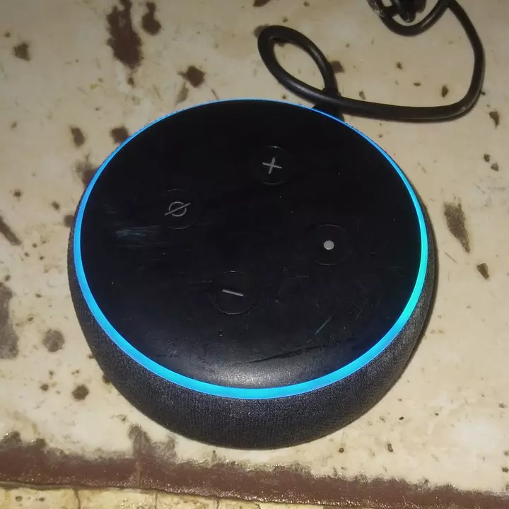 Bocina discount alexa colores