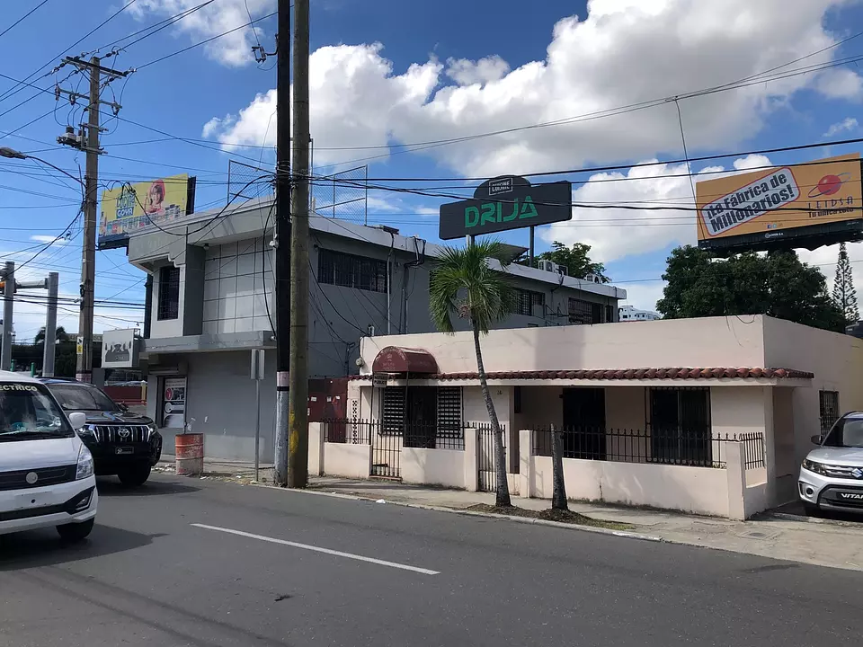 Corotos Solar Comercial De 1194 Mtrs2 De Terreno En La 27 De Febrero Santo Domingo 1497