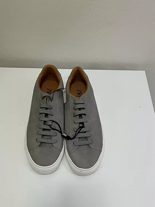 Corotos Zapatos Zara para hombres size 10