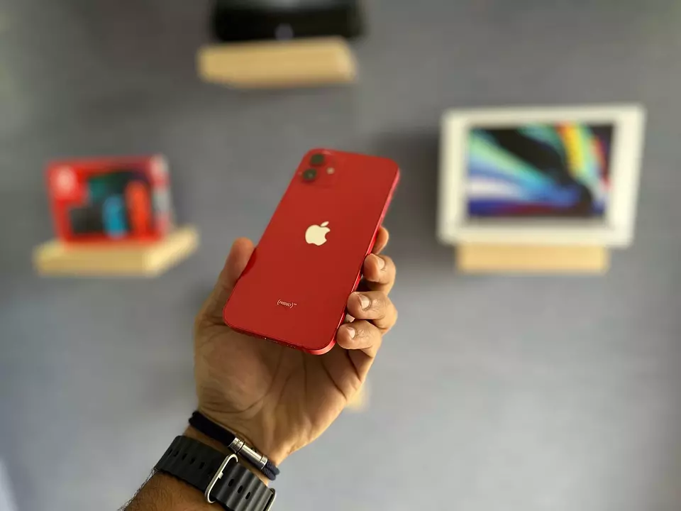 Corotos  iPhone 12 64GB Rojo (Product) impecable, Desbloqueado, Clean imei  $ 22,500 NEG