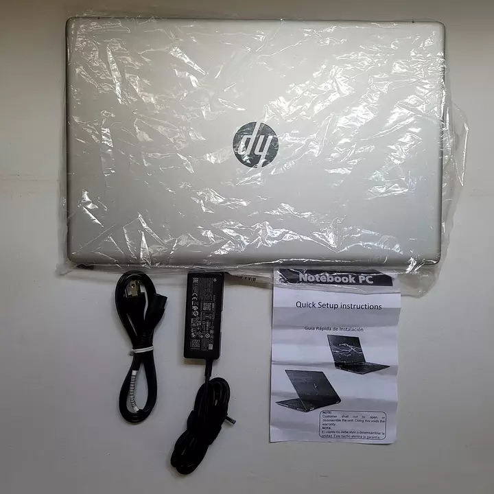 Corotos Laptop HP 17CN1053CL nueva intel i5 11th 12GB 512 SSD y 1 TB HDD