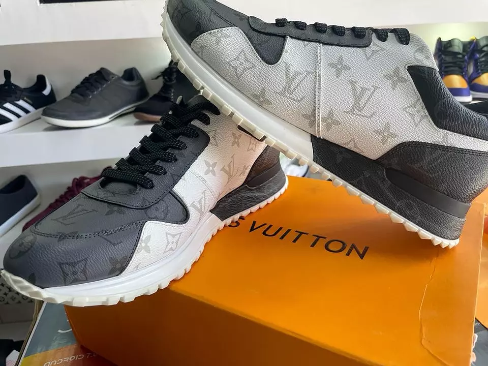 Corotos  zapatos LOUIS VUITTON tenis size 9